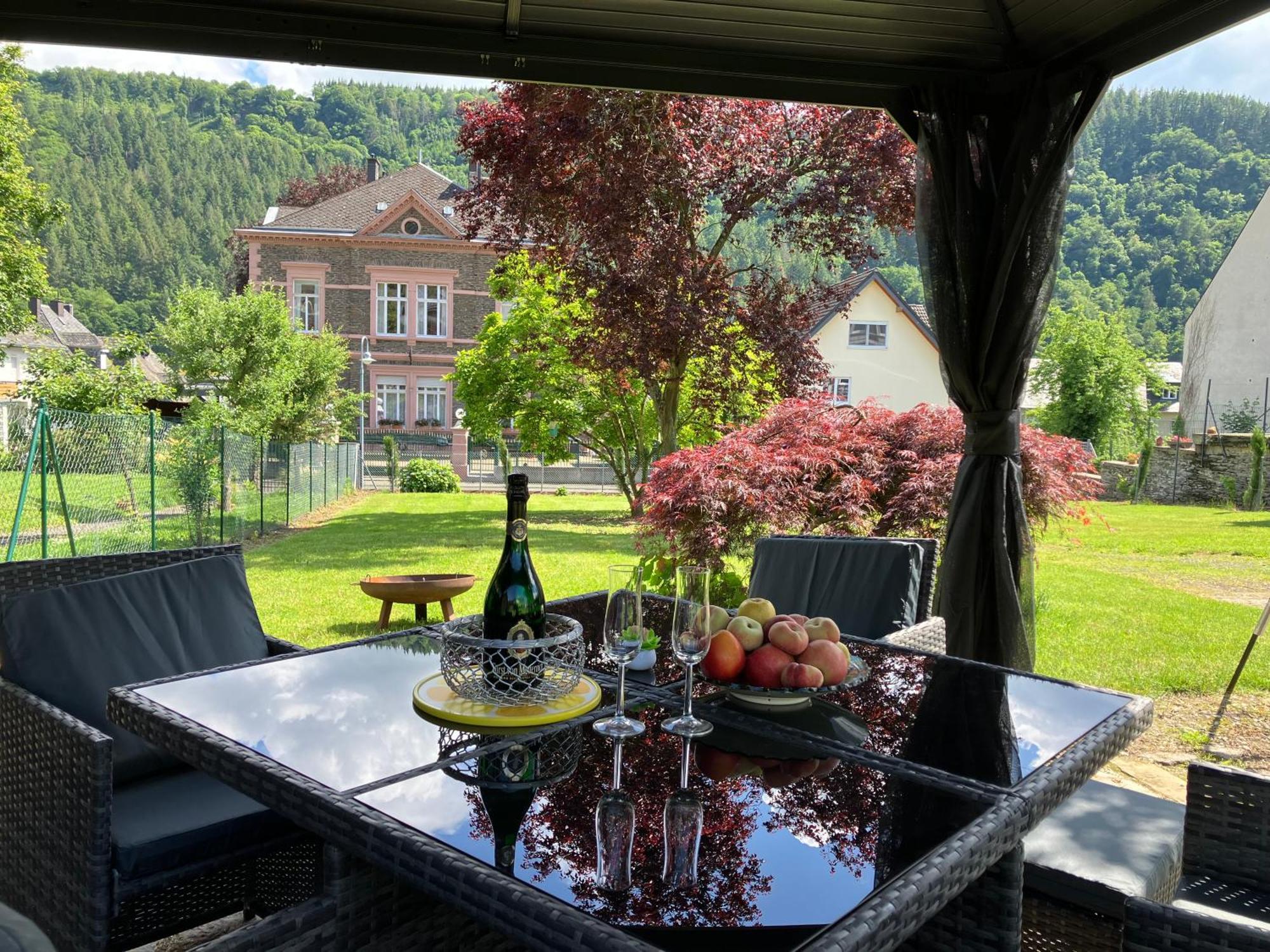 Neu - Ferienwohnungen Im Winzergarten Traben-Trarbach Bagian luar foto